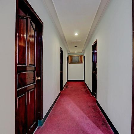 Super Oyo 91805 Hotel Wisma Bari Палембанг Экстерьер фото