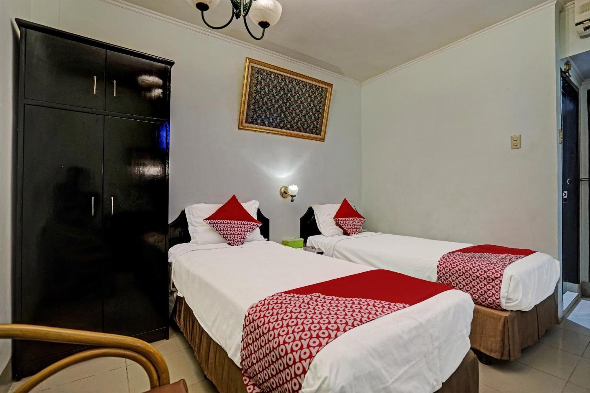 Super Oyo 91805 Hotel Wisma Bari Палембанг Экстерьер фото